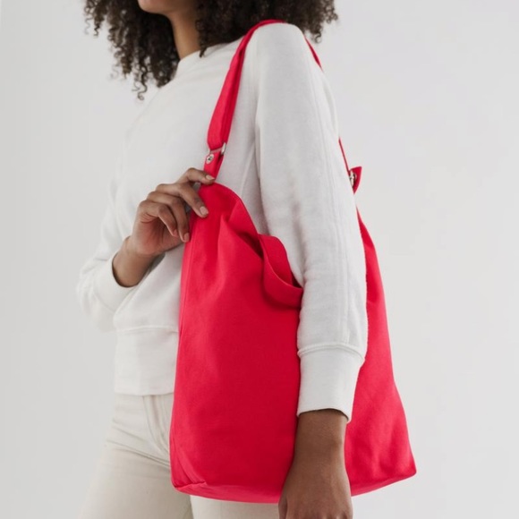 BAGGU Handbags - Baggu punch red duck bag